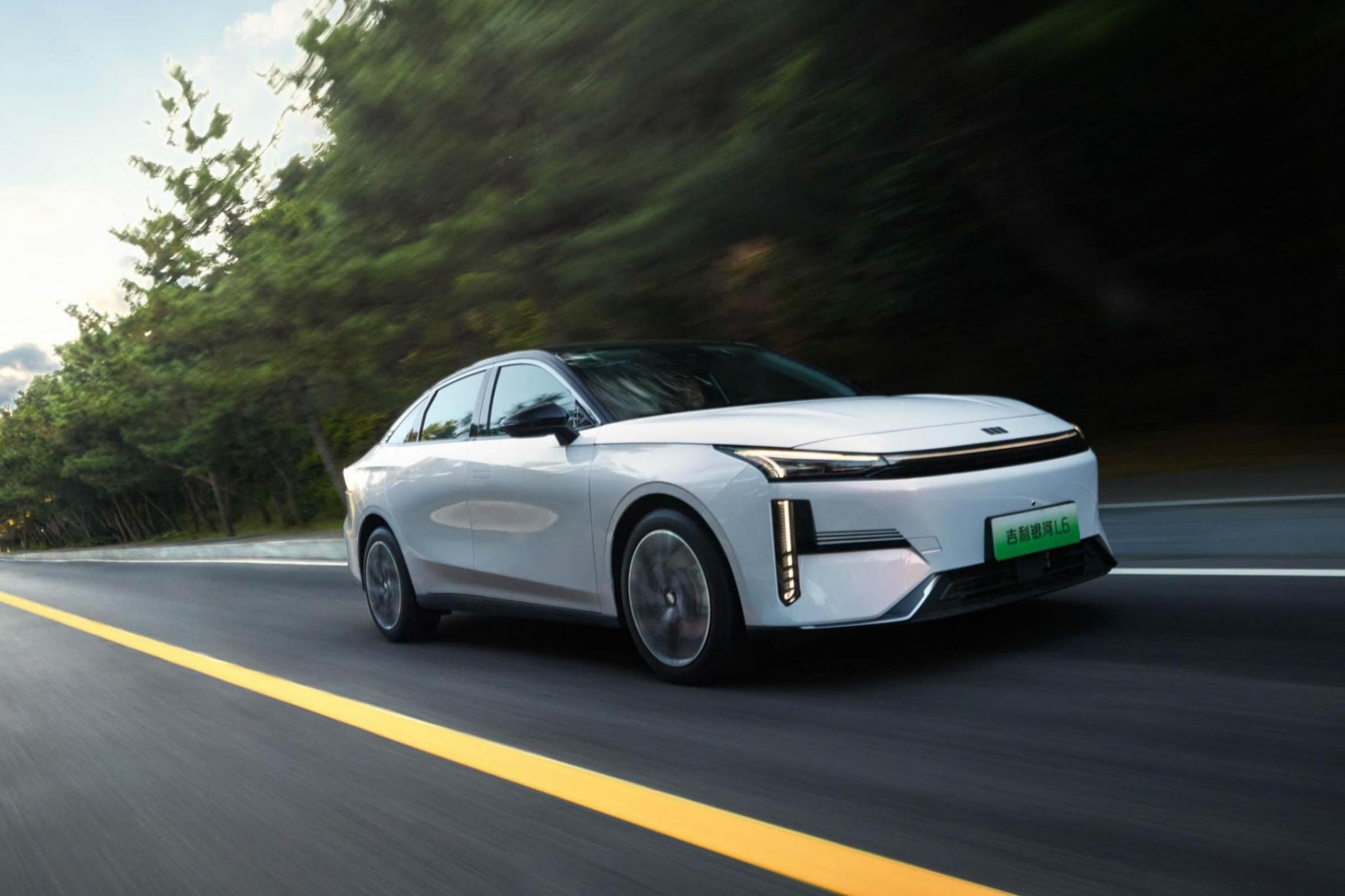 吉利發(fā)“狠”了,新車起售7.98萬(wàn),配雷神EM-i電混系統(tǒng),夠香!