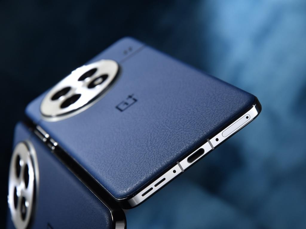 一加用力“過猛”,跌至3549元,驍龍8至尊版+2K屏+6000mAh