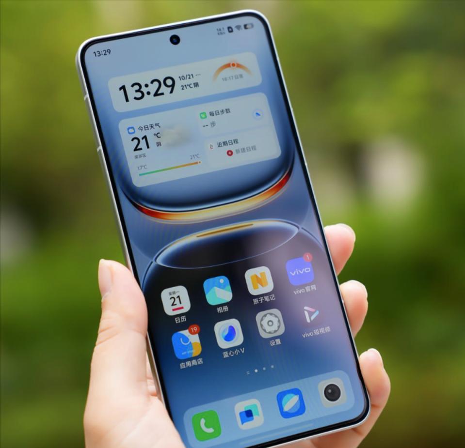 iQOO 2025 新機曝光:Z10、Neo11 到 iQOO 15,性能炸裂!