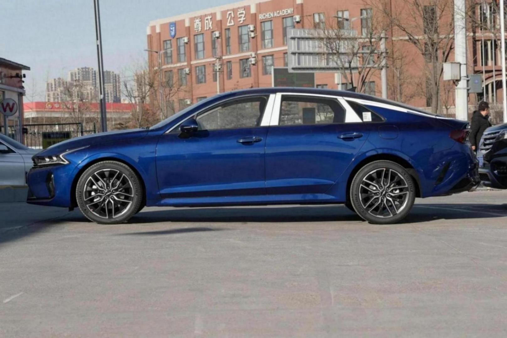 20萬級轎車終極PK:蒙迪歐VS起亞K5,這三大痛點讓人瞬間清醒!