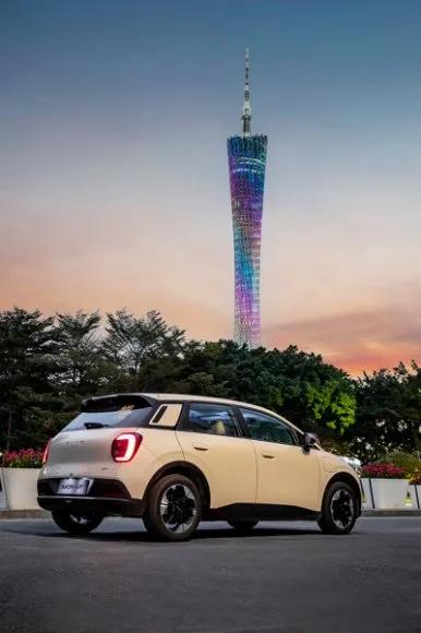 6萬(wàn)多的車(chē)開(kāi)出30萬(wàn)體驗(yàn)?埃安UT真做到了