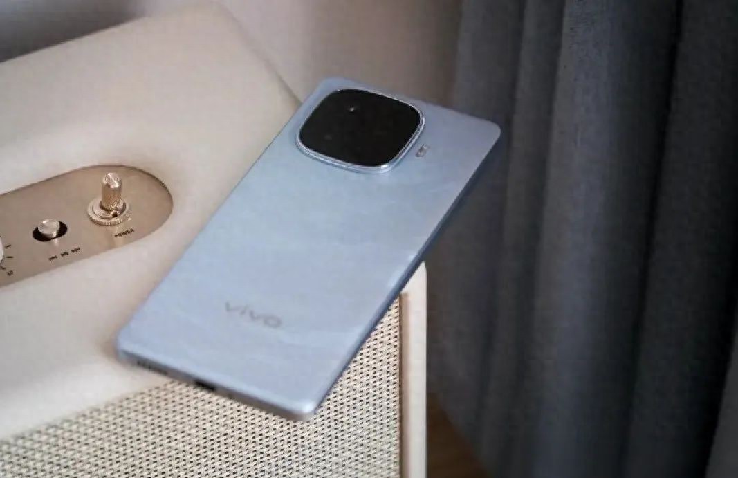 vivo不講武德,從2499元跌至1498元,6000mAh+120Hz+5000萬雙主攝