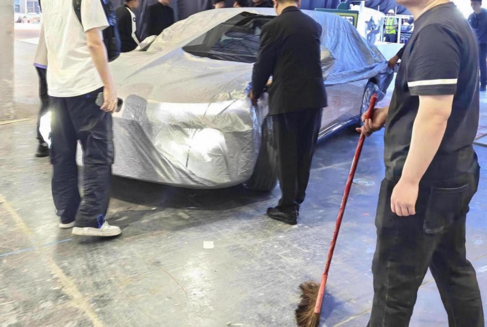 2025上海車展探館直擊:零跑B01純電中型轎車全球首秀前瞻