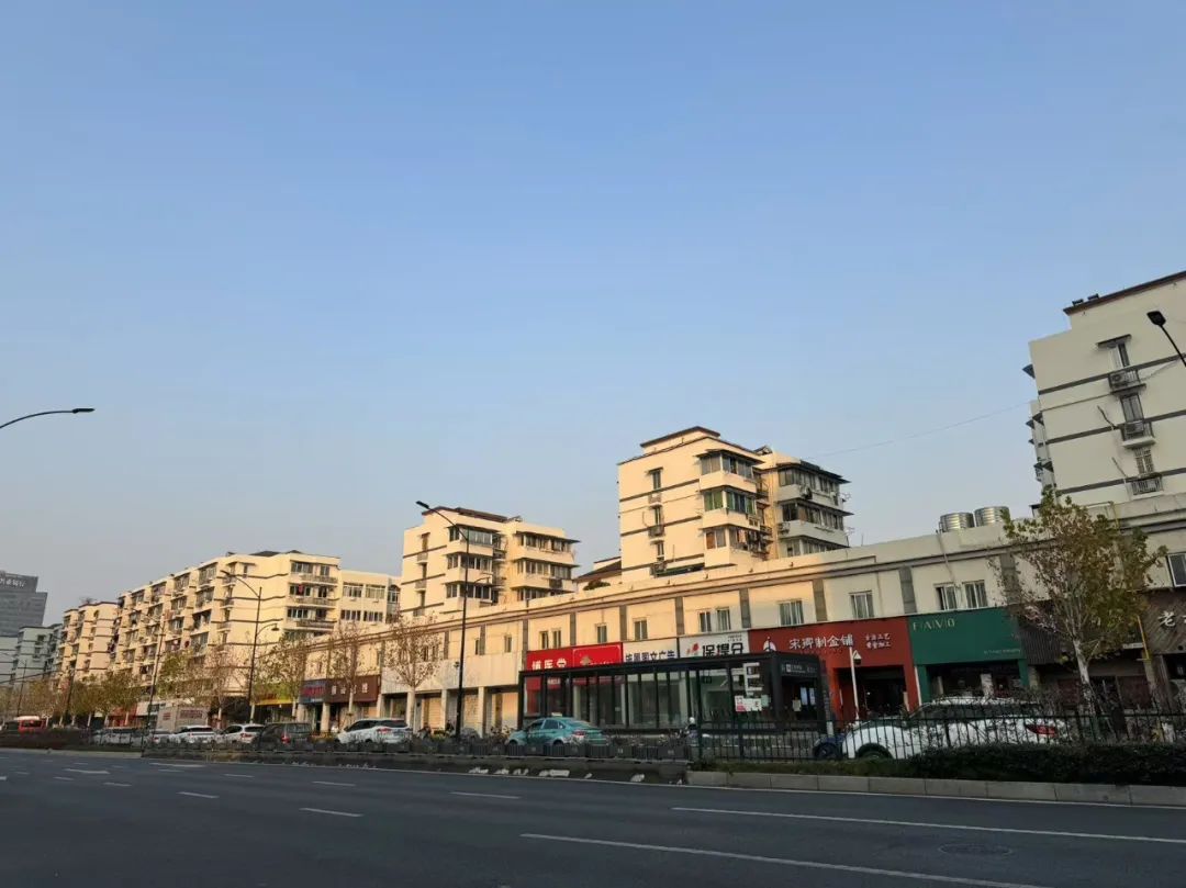 新房“被迫”提早變成二手房!在市場內“搶跑”太難了