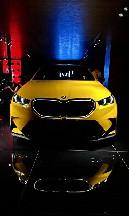 寶馬在車展上發布了哪些新技術和概念車型?