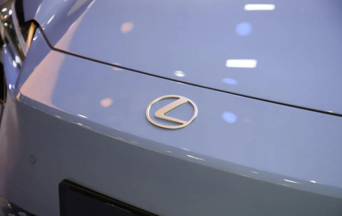 雷克薩斯上海車展,純電ES亮相,沒活硬整?