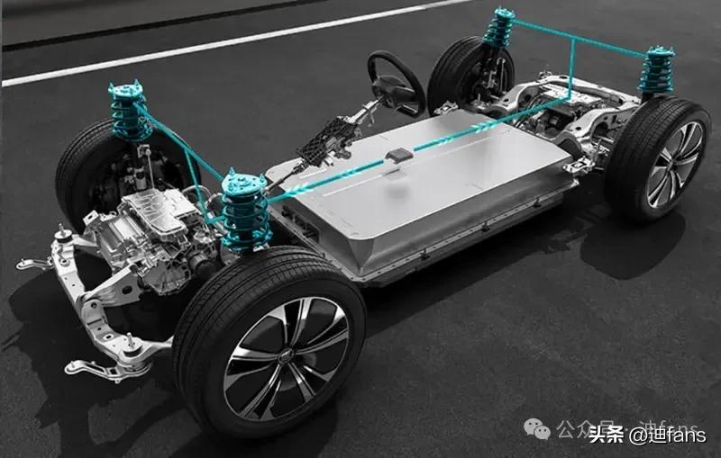 比亞迪技術平權再下一城!15 萬級車型能開豪華車?網友:工業義父